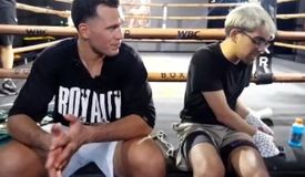 Бенавидес назвал сумму, которую предлагали Канело за очную схватку