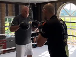 фото - Родной брат Тайсона Фьюри праздновал дебютную досрочную победу