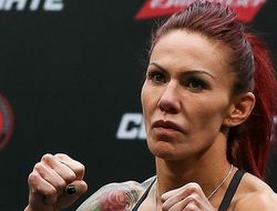 фото - Уайт хочет женский супербой Жустино–Нуньеш, «Киборг» предлагает не спешить