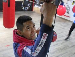 фото - Апсеты в Мексике: Канисалес влетел нокаутом Бермудесу, Кармона побил Пресиадо — видео