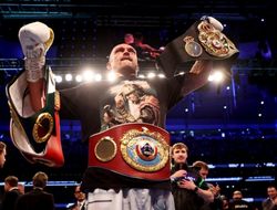 фото - Промоутер Фьюри: «Бой с Уайтом — большое событие, но не сравнить с Усиком»