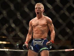 фото - UFC on FOX 16: Диллэшоу вновь забил Барао