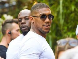 фото - Терпение лопнуло: WBA требует от Энтони Джошуа за 24 часа определиться с Поветкиным