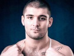 фото - Магомед Курбанов не без труда прошёл Хорвата, оскорбил противника после боя