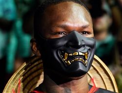 фото - Исраэль Адесанья назвал имя следующего соперника