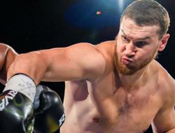 фото - Махмудов удосрочил Валлиша, апсет в со-главном событии шоу