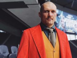 фото - Александр Усик осмотрел место боя с Джошуа. Энтони тоже там побывал — видео