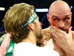 фото - Тренер Тайсона Фьюри ответил отцу боксёра