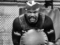 фото - Хайлайты боёв Ковалёва, стрельбы Шевченко, Махачев на лапах с Хабибом — соцсети 