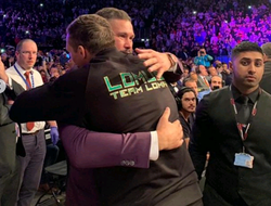 фото - Головкин за месяц до боя, Усик и Беллью на О2, Ковалёв учит сына боксу — соцсети