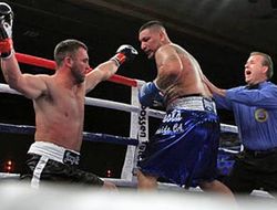 фото - (Видео) Крис Арреола уничтожает и лобызает