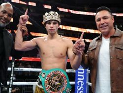 фото - Дэвис, Лопес или Хьюз? Правая рука Оскара не знает, что делает левая