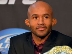 фото - UFC on FOX 9: Деметриус Джонсон уничтожил Джозефа Бенавидеса