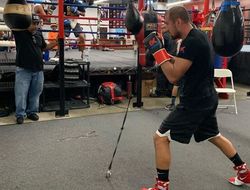 фото - Мультик Пакьяо - Тёрман, Усик признался в любви, Ковалёв под пристальным оком Бадди Макгирта — соцсети