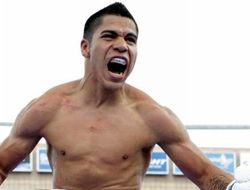 фото - Драчун Хесус Куэйяр ожидаемо прошёл Джонатана Окендо