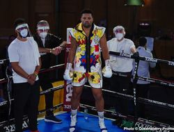 фото - Менеджер Джойса: Тащите сюда Усика!