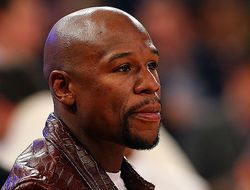 фото - Флойд Мэйуэзер: «Я уже стар и деньги мне не нужны»