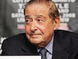 фото - Арум сказал, с кем должен драться победитель трилогии Уайлдер–Фьюри