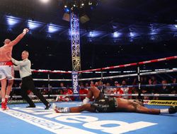 фото - Вы спятили? Арум прокомментировал «пенсию» Тайсона Фьюри 