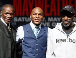 фото - Флойд Мэйуэзер-младший хочет объединить семью в своем углу