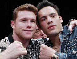 фото - Есть контракт: Сауль Альварес и Хулио Сесар Чавес всё-таки подерутся