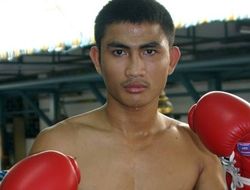 фото - Учияма будет драться с чемпионом-кикбоксёром Чуваттаной