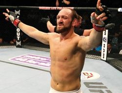 фото - UFC: Александр Яковлев сдался под напором Зака Каммингса