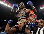 Украинец Иванов взял титул WBC, а француз Соро стал третьим чемпионом в WBA