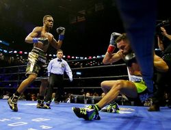 фото - Эррол Спенс не оставил шансов Крису Элджиери