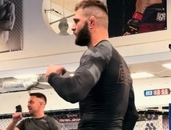 фото - Назван боец, который заменит Анкалаева или Перейру на UFC 320 в случае форс-мажора