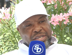 фото - Тренер Дюбуа об «играх разума» от Усика: «Ставлю на жёсткую досрочку»