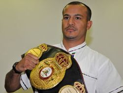 фото - Неомар Серменьо и Оскар Эскандон выявят нового чемпиона WBA