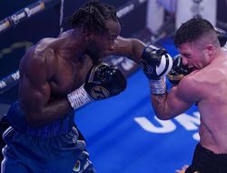 фото - Фьюри побил джорнимена из Литвы, Бентли досрочно остановил Хеффрона 