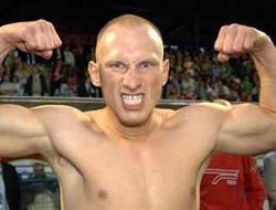 фото - Кшиштоф Влодарчик отстоял титул, досрочно победив Фрагомени