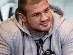 фото - «Уральский Халк» Иван Штырков подписал контракт с UFC