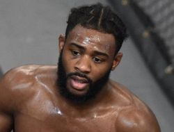 фото - Стерлинг возобновил атаки на Яна в соцсетях после отсрочки реванша