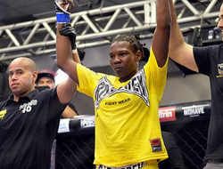 фото - Из бойца UFC в проститутки. Жесть-история из Бразилии