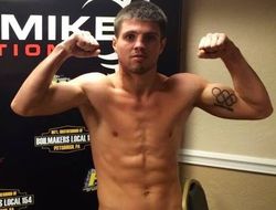 фото - Евгений Хитров не смог остановить Кеннета Макнила