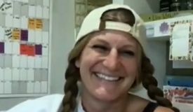 «…а я на заднем дворе кормлю кур». Харрисон о Роузи