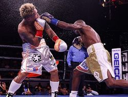 фото - Видео. Джон Риэль Касимеро – Гильермо Ригондо: лучшие моменты боя