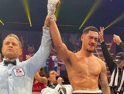 фото - Опетая сломал челюсть во 2-м раунде боя с Бриедисом — тренер