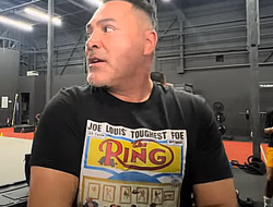 фото - Кроуфорд полагается на IQ, а у Канело ноги в жидком бетоне — Де Ла Хойя выбрал фаворита