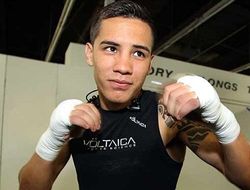 фото - Вальдес хочет объединительный бой, предпочитает Расселла