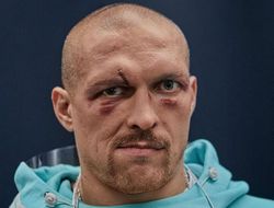 фото - «Фьюри очень техничный». Усик заглядывает за спину Джошуа