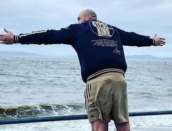 фото - Фьюри порхает, как шмель: работа на лапах в Дубае — видео