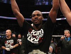 фото - (ММА + Видео) UFC 140: Джонс победил Мачиду (+ все результаты)