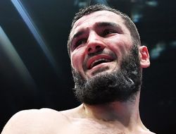 фото - У Бетербиева травма. Бой с Ярдом переносится на начало следующего года