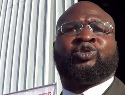 фото - Антонио Тарвер подерётся с Корли на потеху военным; там же заявлен и Джеймс Тони