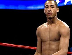 фото - Бой Ванеса Мартиросяна и Деметриуса Эндрэда перенесен