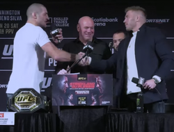 фото - Стриклэнд и Дю Плесси закопали «топор войны». Теперь у них общий «враг»